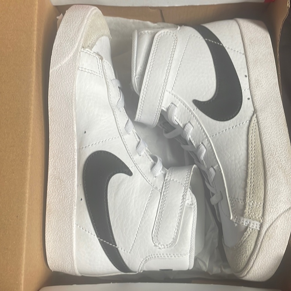 Nike Blazer Mid 77